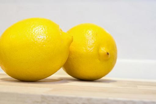 二つ並べたレモン レモン,檸檬,フルーツの写真素材