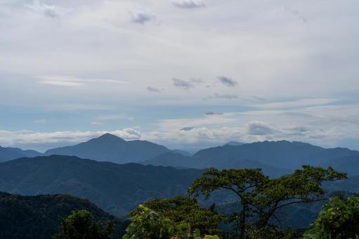 高尾山山頂から見た景色 高尾山山頂から見た景色 高尾山,山頂,眺めの写真素材