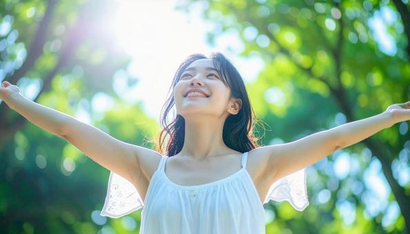 健康的な女性深呼吸 健康的な女性深呼吸の写真