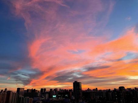 Clouds dyed in the sunset, JPG