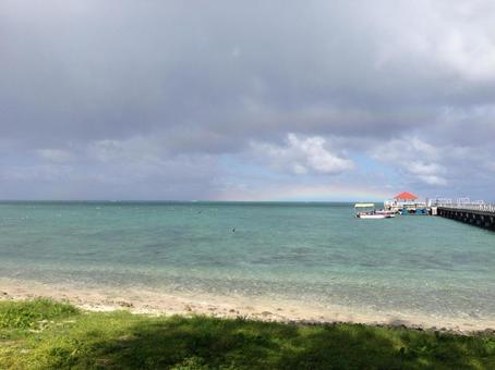 グアムの曇り空と海の写真