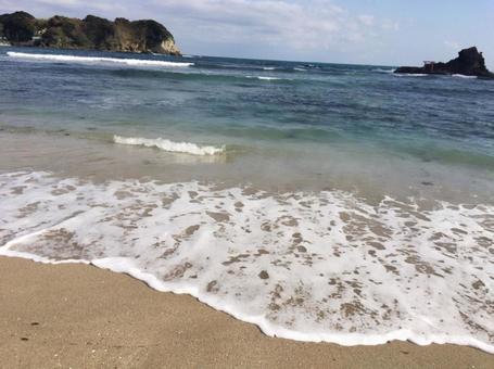 白い砂浜と波3 白い砂浜と波3の写真