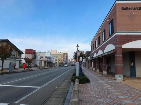 県道260号線 えきどてプロムナード付近 県道260号線,えきどてプロムナード,商店街の写真素材