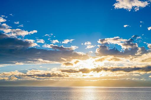 鹿児島　鹿児島湾の早朝の海 鹿児島湾,鹿児島,海の写真素材