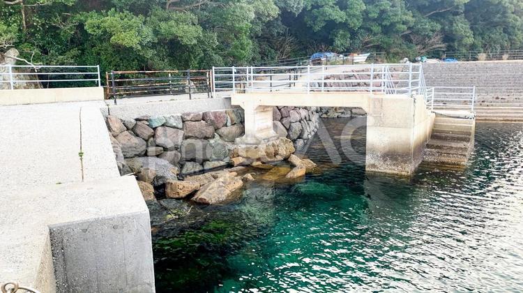 魚見崎海岸の穏やかな海と島々 魚見崎,海岸,風景の写真素材