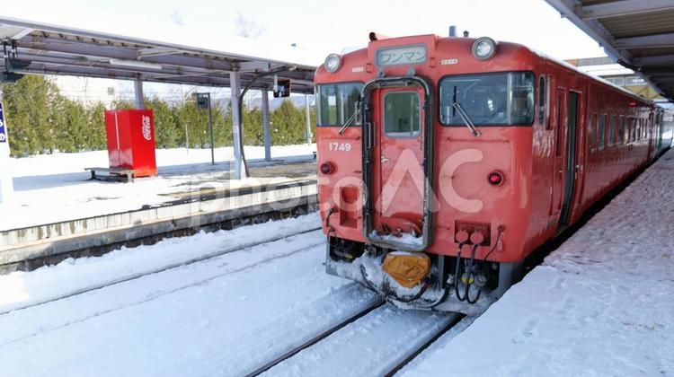 JR北海道　キハ40　ローカル線 キハ40,冬,ローカル線の写真素材
