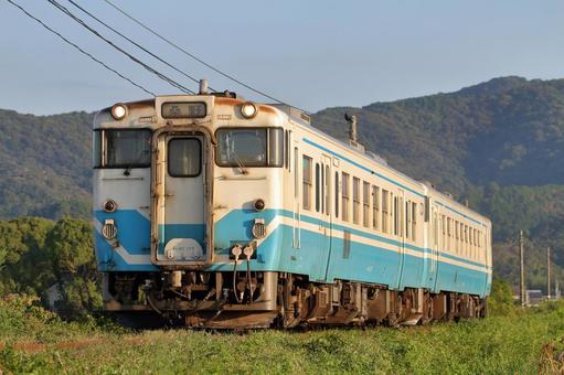 JR高徳線、キハ47+キハ40、四国色 JR高徳線、キハ47+キハ40、四国色 jr,jr四国,高徳線の写真素材