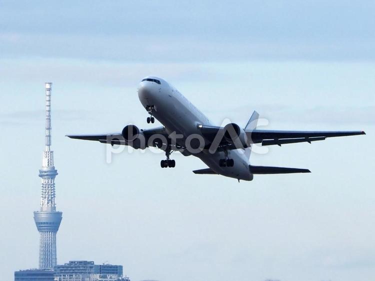 羽田空港の飛行機 飛行機,旅客機,羽田空港の写真素材