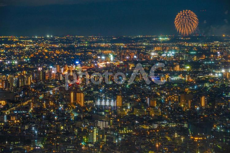 東京都庁展望台から見える調布花火大会 花火,調布花火大会,日本文化の写真素材