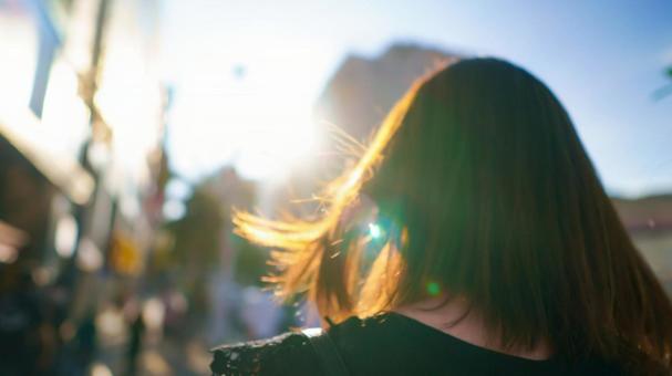 Back view of a woman walking in the city, JPG Back view of a woman walking in the city, 女子, 人物, 日本人, JPG