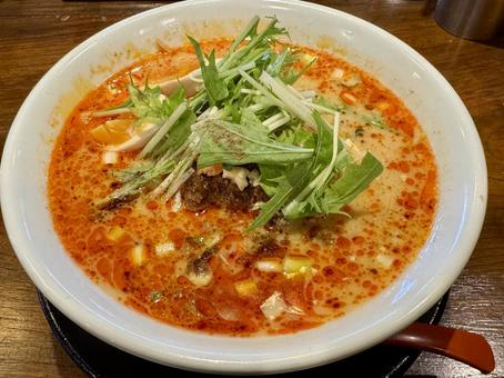 味玉入りの白胡麻担々麺 味玉入りの白胡麻担々麺 白胡麻,担々麺,味玉の写真素材