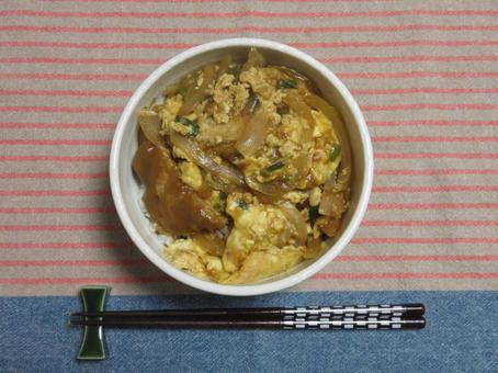 カレーかつ丼 自家製カレーかつ丼,かつ丼,豚肉の写真素材