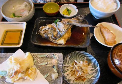 鯛づくし 提出 鯛づくし 提出 あら煮,煮付け,天然の写真素材