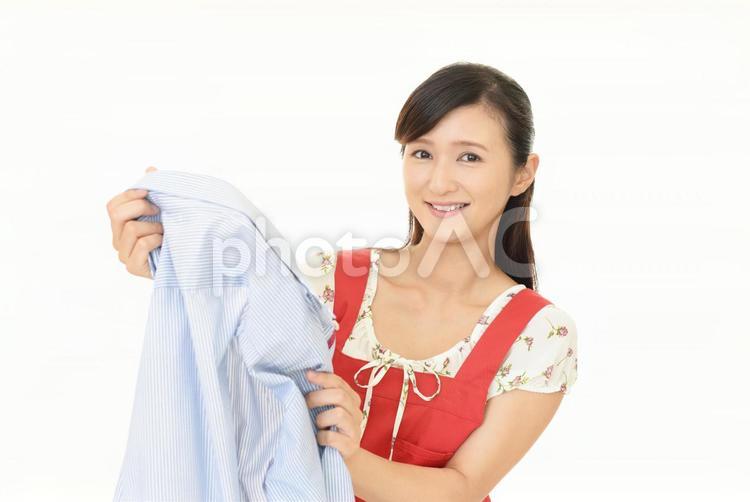洗濯物と主婦 洗濯物,家事,洗濯の写真素材