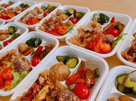 お弁当作り お弁当,大量調理,調理風景の写真素材