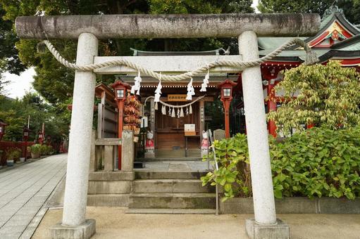 朝の川越市、八幡宮参境内の民部稲荷 朝の川越市、八幡宮参境内の民部稲荷 朝,早朝,日中の写真素材