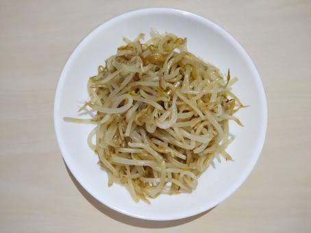 もやし炒め 1袋 250g もやし炒め 1袋 250g もやし,もやし炒め,節約の写真素材