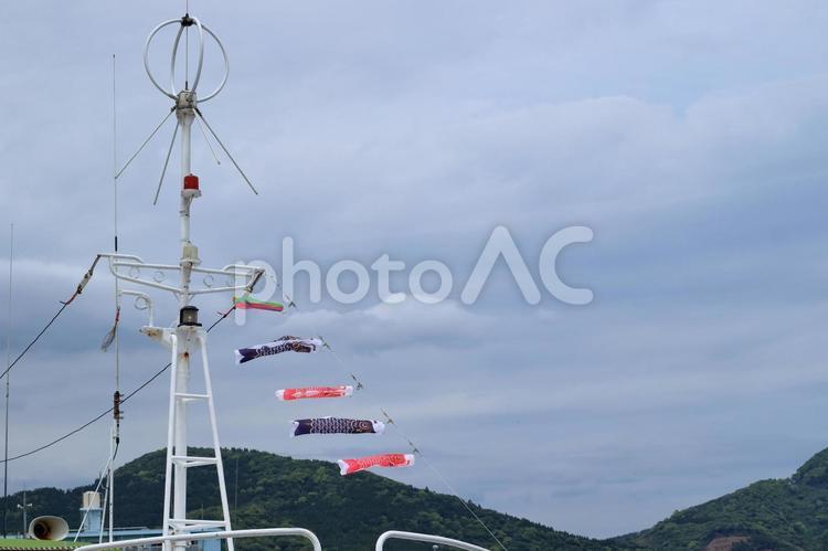 漁船の鯉のぼり 漁船,船,鯉のぼりの写真素材