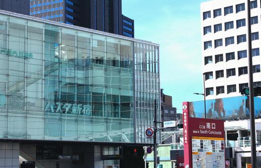 新宿駅南口バスタ新宿 新宿駅南口バスタ新宿 バスタ新宿,新宿駅,高速バスターミナルの写真素材