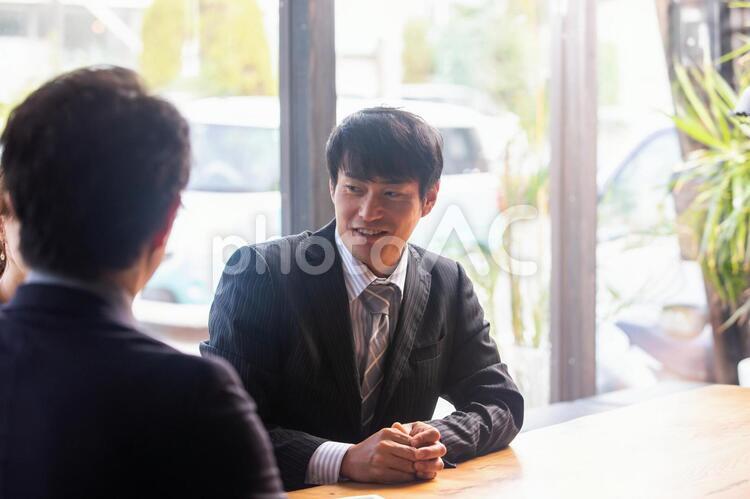 カジュアルな会社のスタッフミーティング 会議,ミーティング,コミュニケーションの写真素材