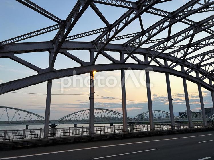 夕暮れの橋 自然,風景,空の写真素材