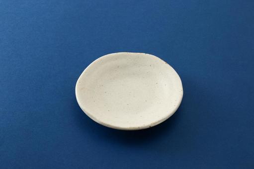 小皿_青背景 小皿,和皿,器の写真素材