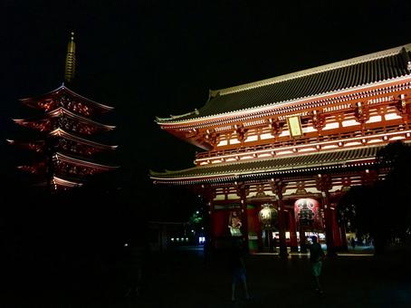 夜の浅草寺 浅草,雷門,東京の写真素材