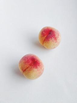 Peaches (2 pieces, diagonally), JPG Peaches (2 pieces, diagonally), JPG