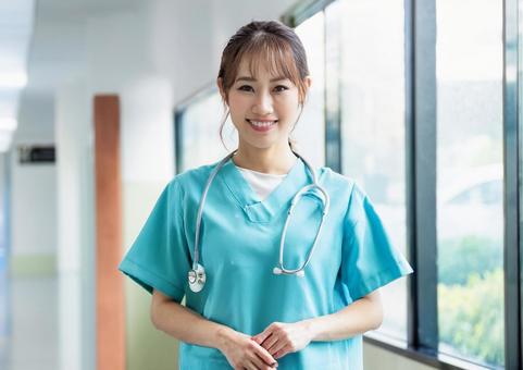 女性看護師の写真