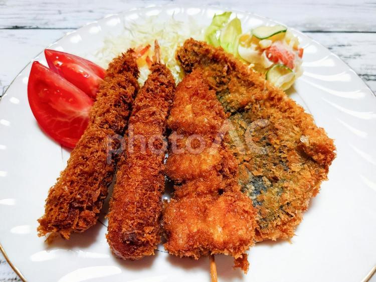 串カツとエビフライとアジフライ 串カツ,カツ,エビフライの写真素材