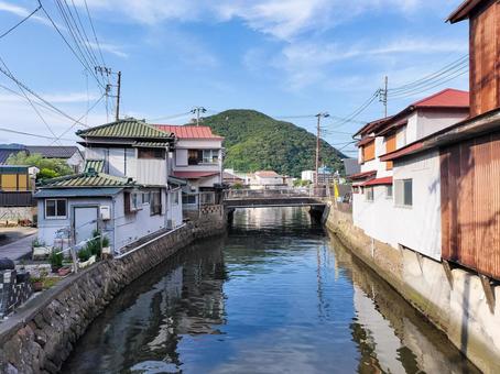 伊豆下田の町並ペリーロードから見る寝姿山 伊豆下田の町並ペリーロードから見る寝姿山 ペリーロード,寝姿山,下田の写真素材