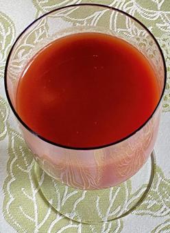 グラス入りトマトジュースの写真