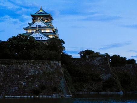 宵の大阪城公園 大阪城,大阪市,大阪の写真素材