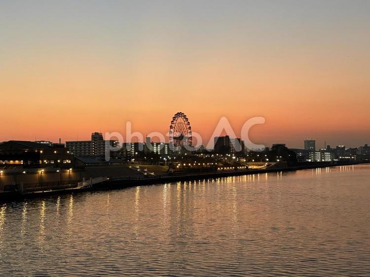 夕暮れのあらかわ遊園 夕暮れ,夕方,川の写真素材