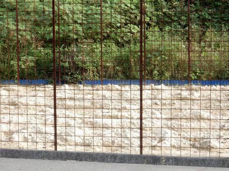 【風景写真】イノシシ除けの柵 【風景写真】イノシシ除けの柵の写真