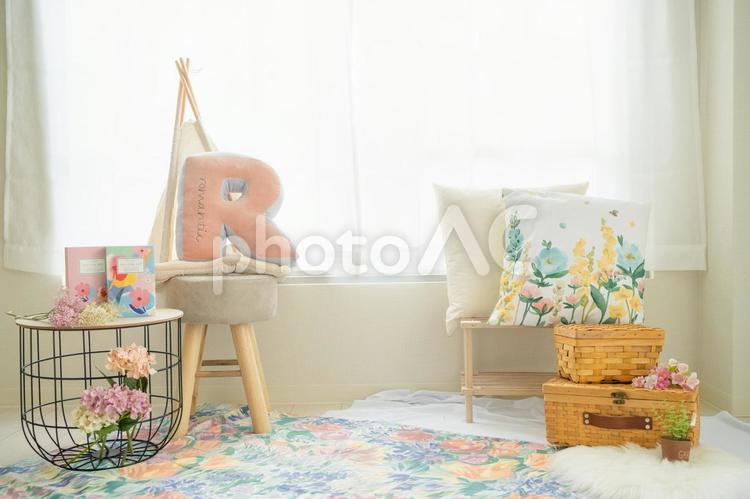 新生活素材　可愛いインテリアの壁紙 部屋,リビング,インテリアの写真素材