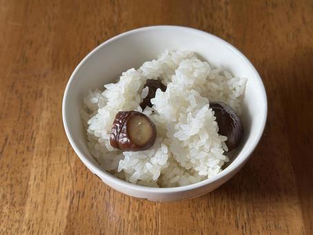 甘栗でたいた栗ご飯 甘栗でたいた栗ご飯 飯テロ,美味しい,ご飯の写真素材