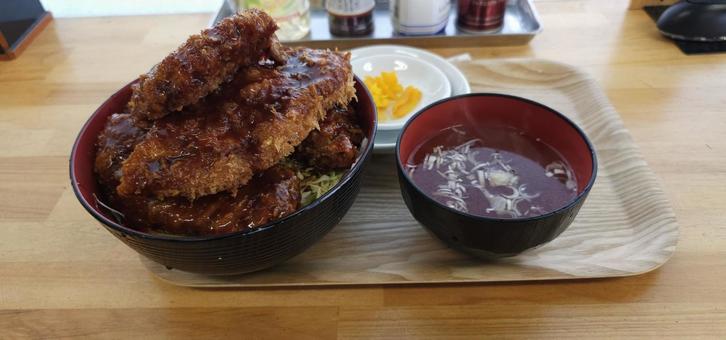 会津名物　ソースカツ丼 会津名物,ソースカツ丼,食べ物の写真素材