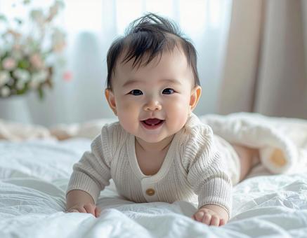 ハイハイする赤ちゃん ハイハイする赤ちゃんの写真