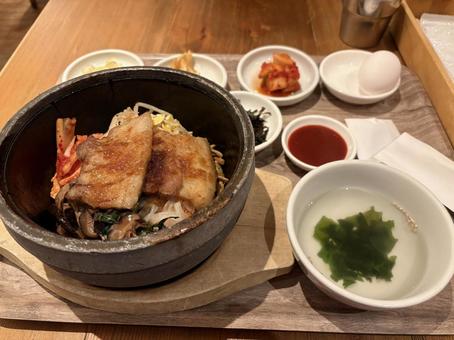 石焼ビビンバ 石焼ビビンバの写真