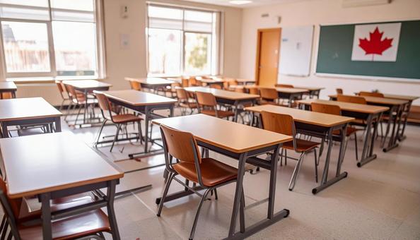 外国の学校の無人の教室の写真