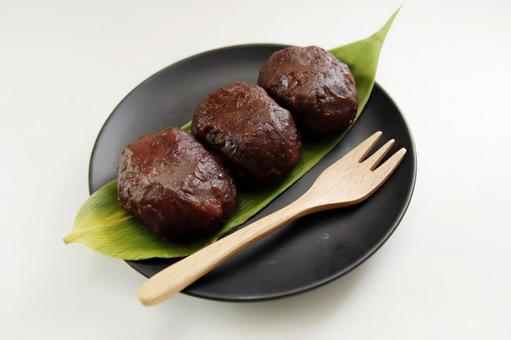 おはぎの和菓子盛り付け おはぎの和菓子盛り付け おはぎ,和菓子,あんこの写真素材