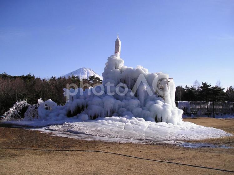富士山野鳥の森公園　氷のオブジェ オブジェ,富士山,快晴の写真素材