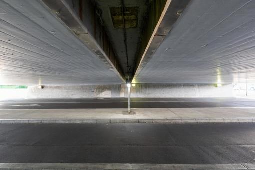 国道43号線高架下通路 兵庫県,西宮市,快晴の写真素材