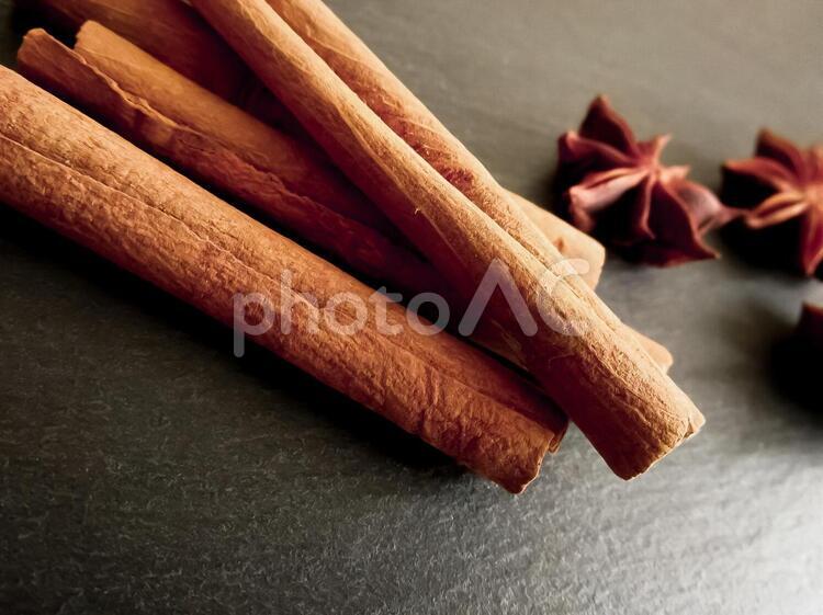 シナモンスティックとスターアニス シナモンスティックとスターアニス シナモンスティック,スターアニス,八角の写真素材