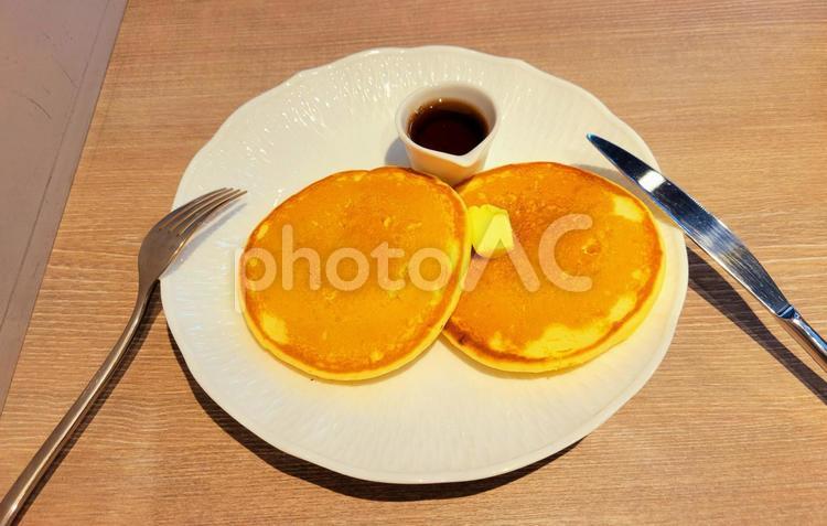 パンケーキフォーク＆ナイフ付き パンケーキ,ホットケーキ,フォークの写真素材