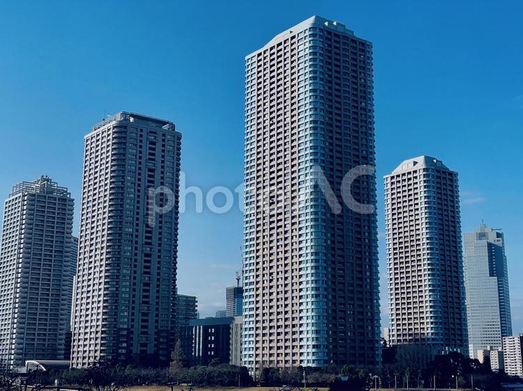 タワーマンションのある都市風景 タワーマンション,風景,街並みの写真素材