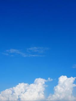 夏の空・もくもくの入道雲 夏の空・もくもくの入道雲 夏,入道雲,青空の写真素材