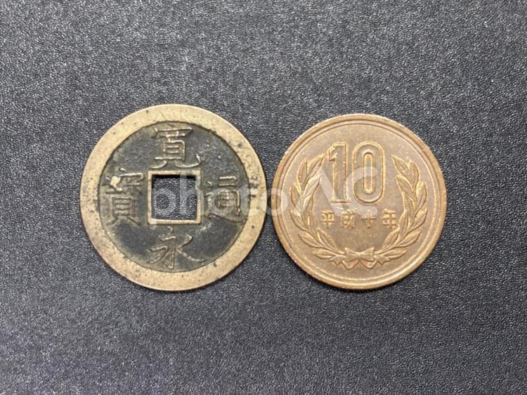寛永通宝と10円玉 寛永通宝,銅銭,江戸時代の写真素材