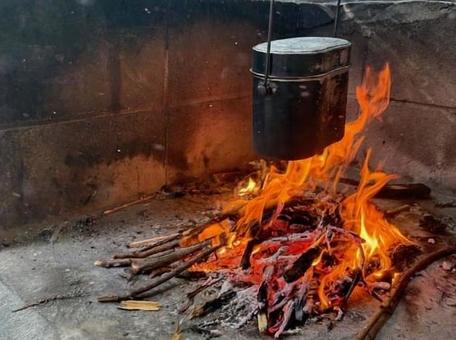 半合炊き 半合炊き 焚き火,燃える,火の写真素材